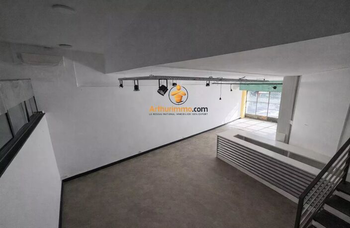Local commercial - 90m2 - Centre ville — photo 5