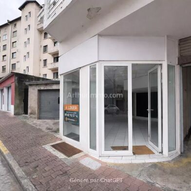 Commerce 2 pièces 590 €