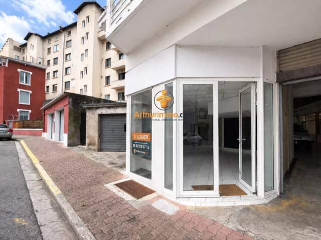 Local commercial – 80 m² – Centre-ville — photo du bien