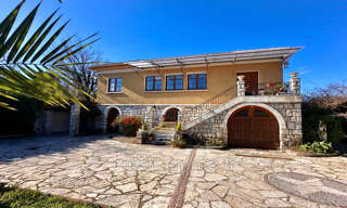 Maison 8 Pièces 270 m² à vendre à Roquefort-les-Pins (06330)