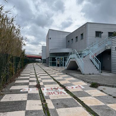 Local industriel  5049546 €