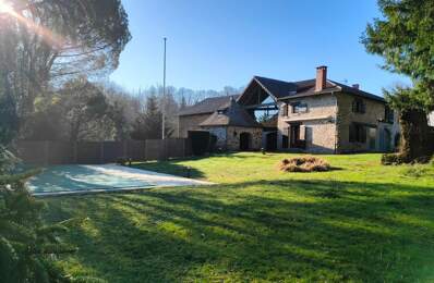 Ensemble immobilier avec gîte, piscine et dépendances — photo du bien