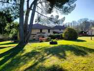 Ensemble immobilier avec gîte, piscine et dépendances — photo 2