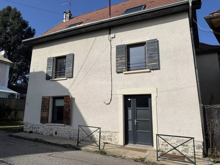 Location maison 155 m² - La Bâtie-Montgascon — photo 1
