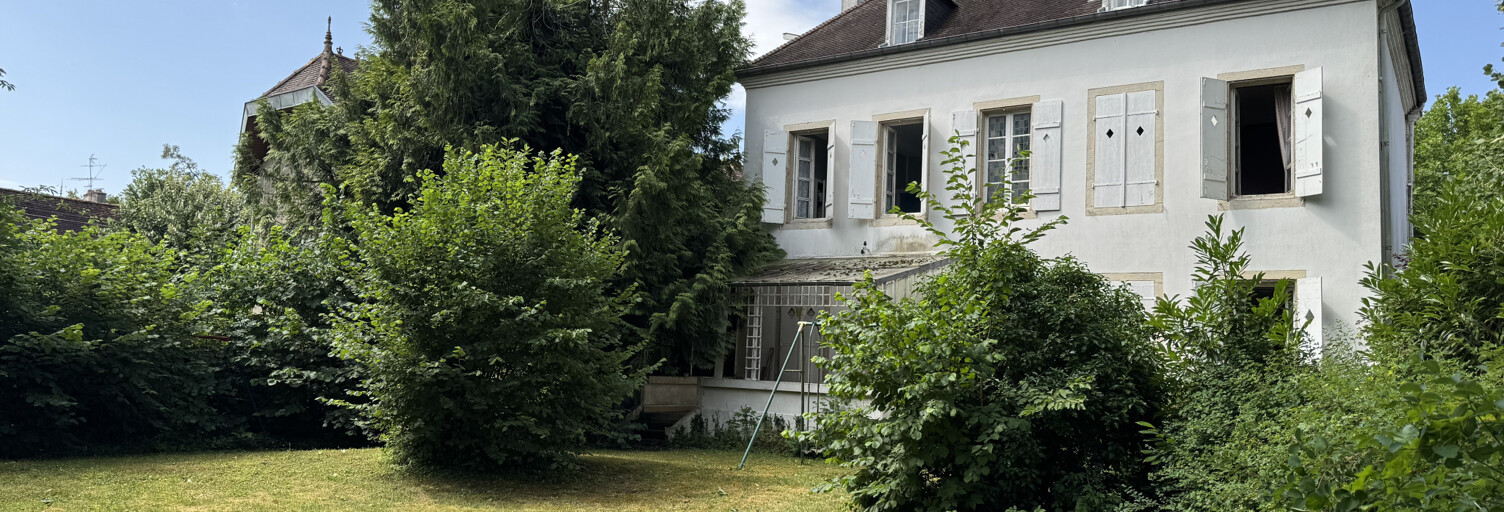 Maison 8 Pièces 250 m² à vendre à Genlis (21110)