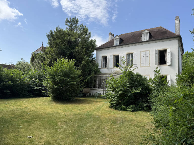 GENLIS A 16KM DE DIJON EST MAISON DE MAITRE SUR GRAND PARC. — photo 1