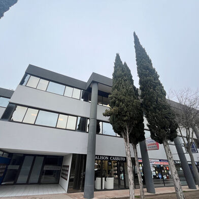 Commerce  189000 €