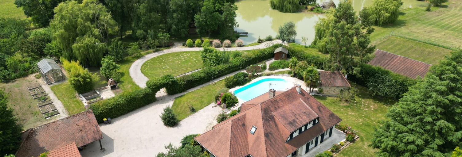 Maison 8 Pièces 216 m² à vendre à Mervans (71310)