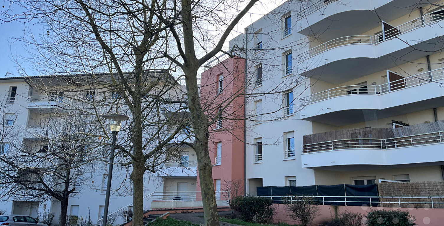 POITIERS SAINT-ELOI, Appartement 42 m2 avec parking et loggia — photo 1