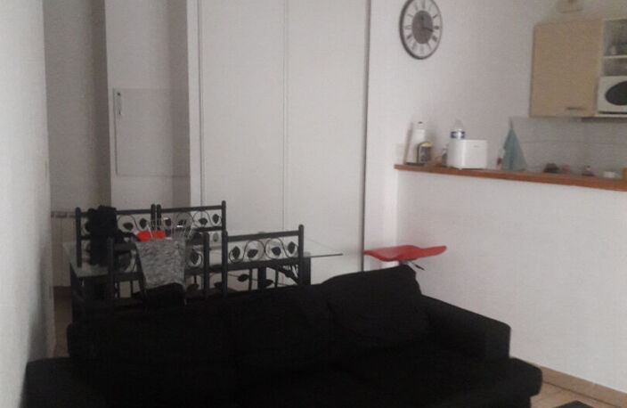 POITIERS SAINT-ELOI, Appartement 42 m2 avec parking et loggia — photo 3