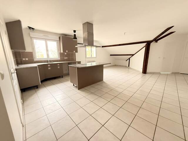 Appartement 4P - 3 CH - 104 m² à Coulommiers  Proche gare  Garage + Parking — photo du bien