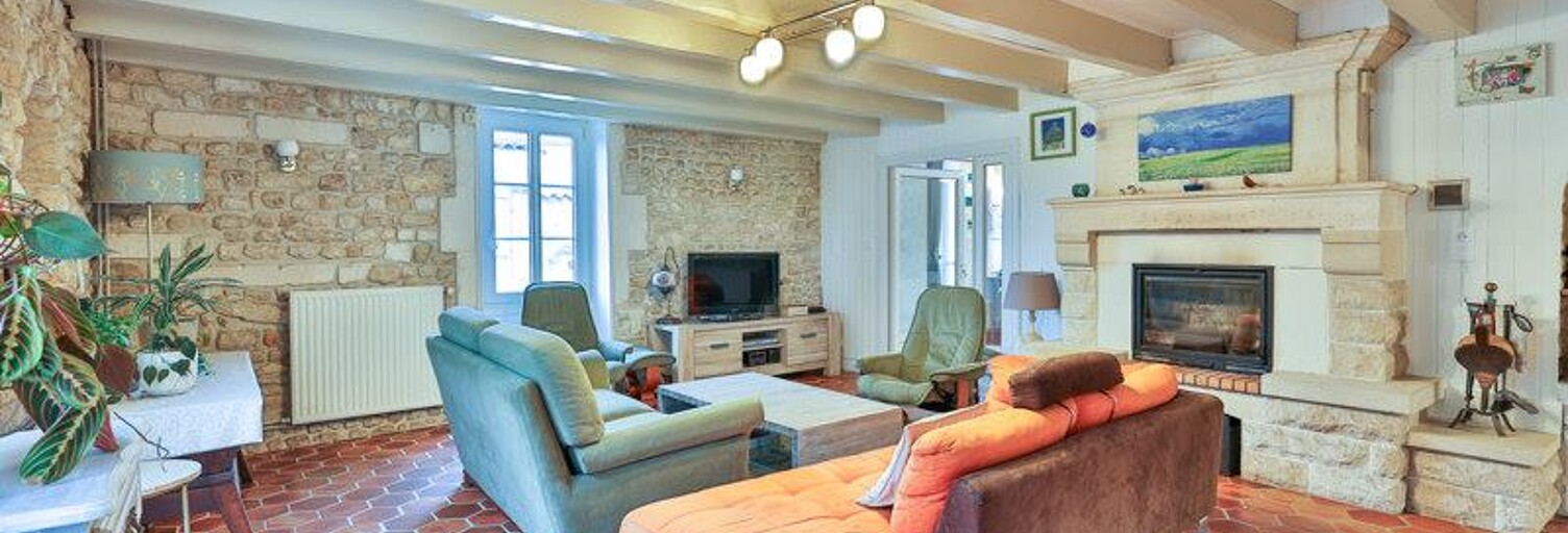 Maison 9 Pièces 205 m² à vendre à Saint-Simon (16120)