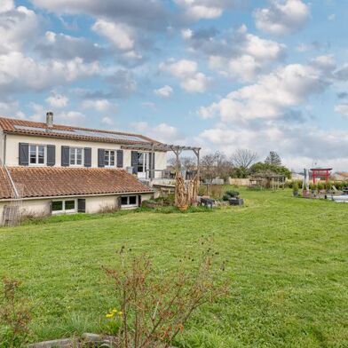 Maison 8 pièces 210400 €