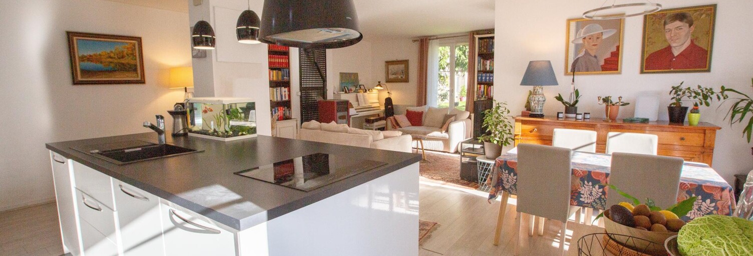 Appartement 5 Pièces 99 m² à vendre à Le Mesnil-Saint-Denis (78320)