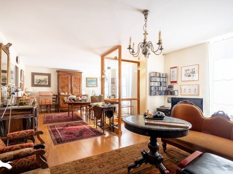 Maison en pierre de 7 pièces principales — photo 1