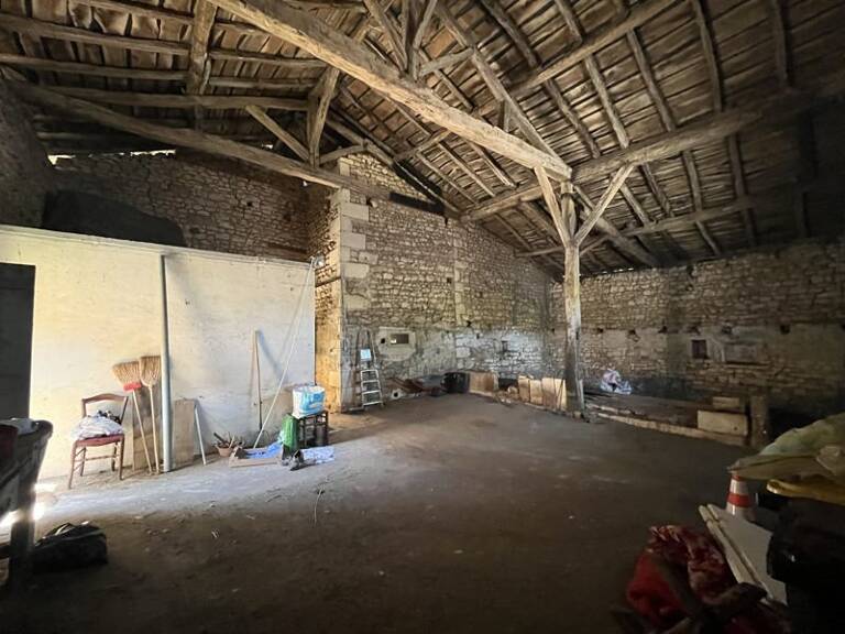 Maison en pierre de 4 pièces principales — photo 1