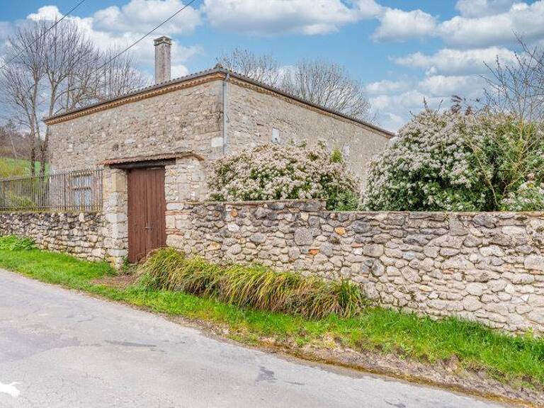 Maison en pierre de 4 pièces principales — photo 1