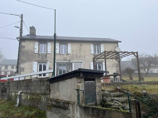 Maison en pierre de 5 pièces principales — photo du bien