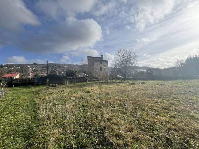 Maison en pierre de 3 pièces principales — photo 1