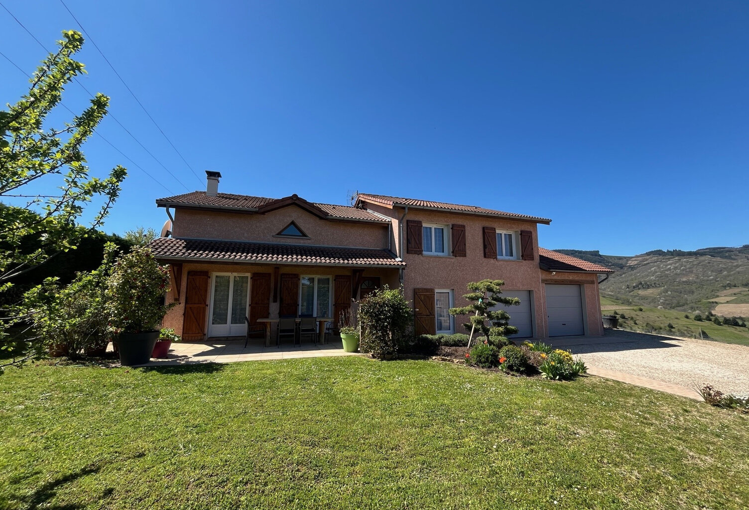 6718- Villa VAUX EN BEAUJOLAIS — photo 1