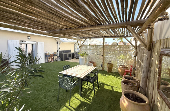 APPARTEMENT - CENTRE-VILLE SAINT PALAIS - 4 PCS - GARAGE - T — photo 5