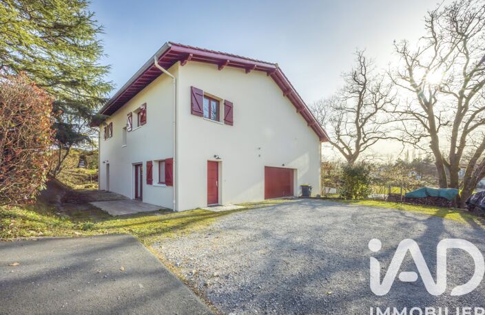 Vente Maison/villa 8 pièces — photo 2
