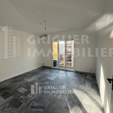 Appartement 1 pièces 770 €