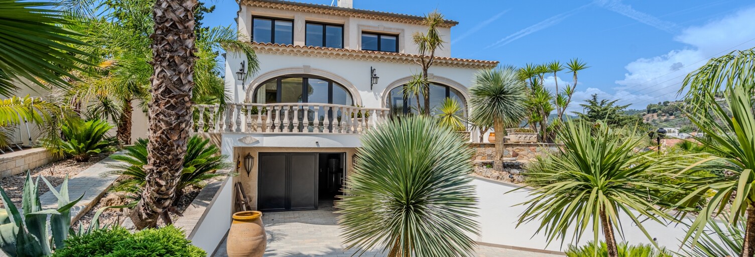Maison 7 Pièces 326 m² à vendre à Mandelieu-la-Napoule (06210)
