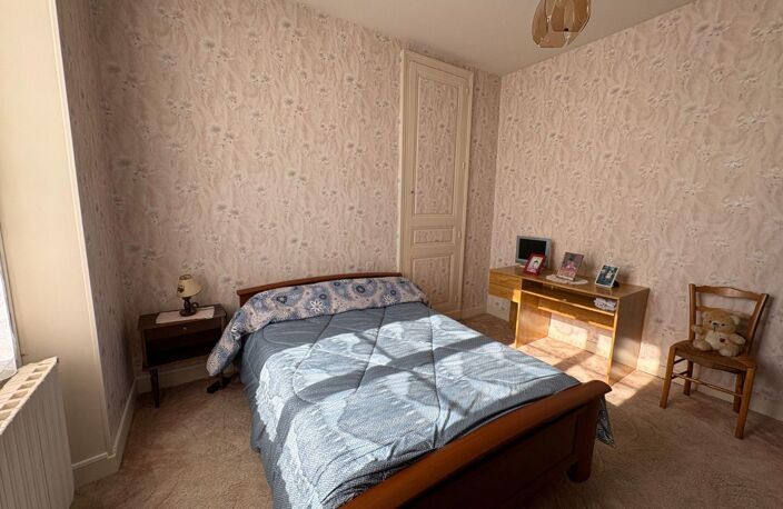 Vente maison 5 pièces 112 m² Argenton-sur-Creuse (36200) — photo 4