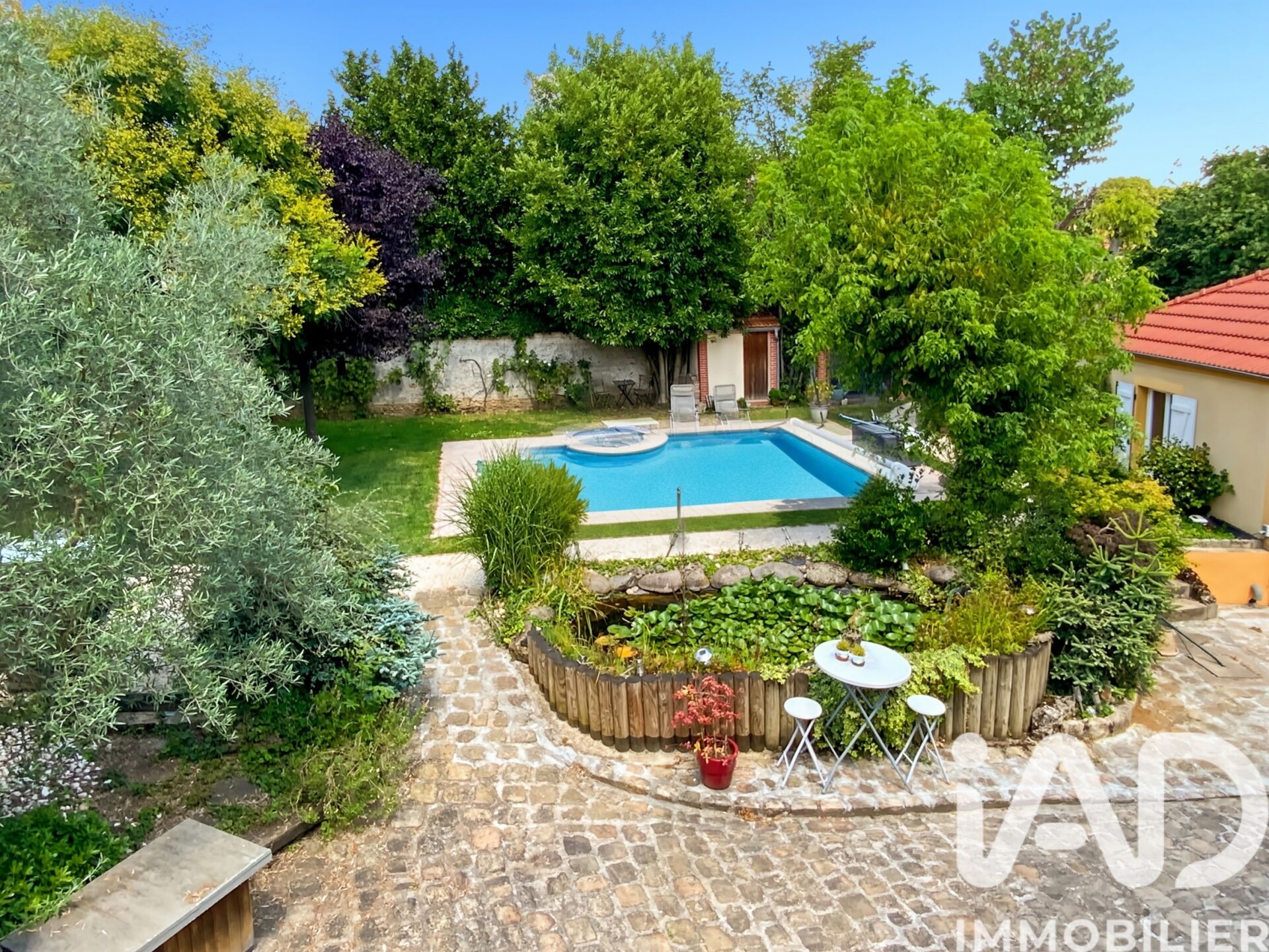 Marolles-en-Brie - 247m² - 10p. - 5ch.