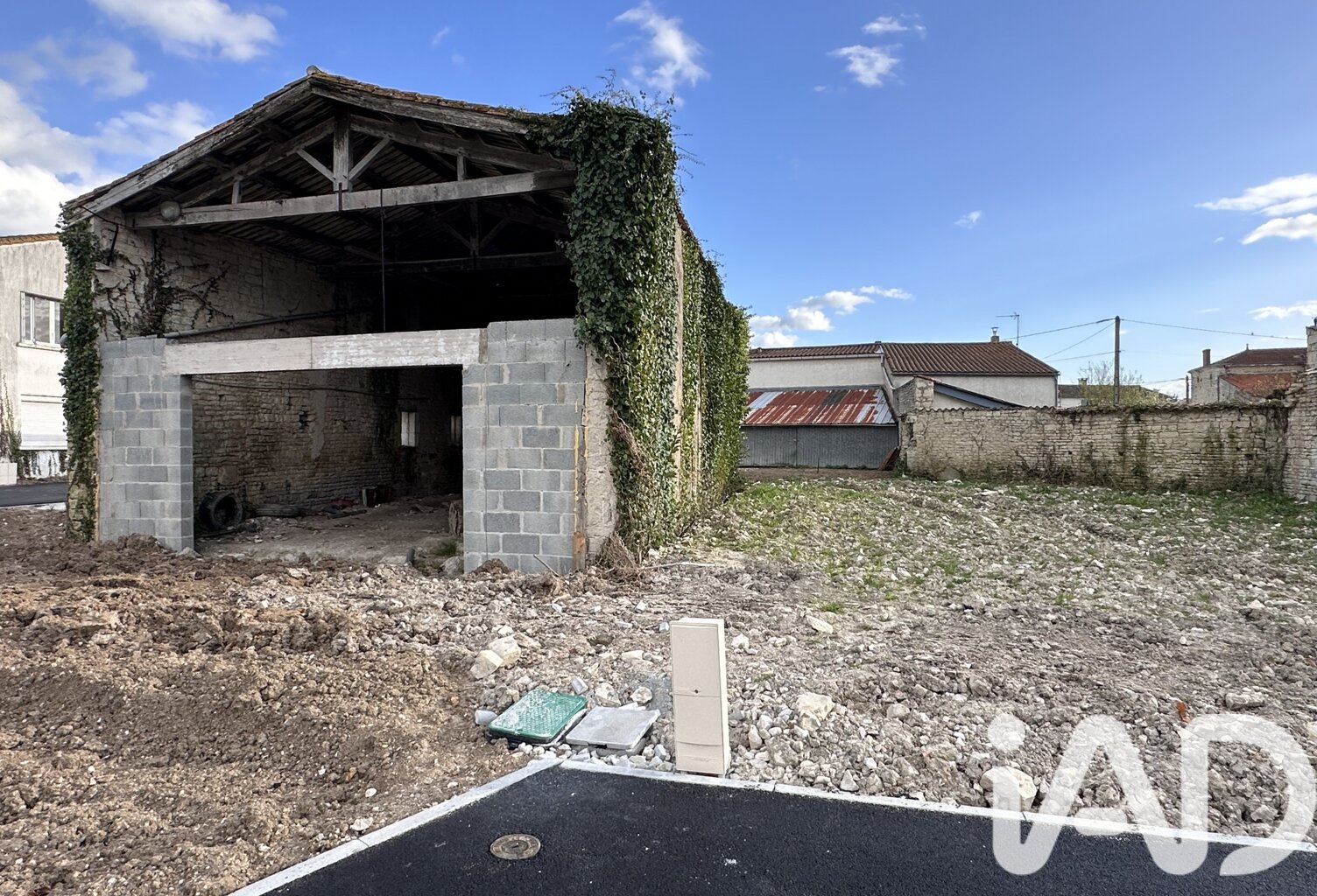 Vente Surface diverse 100 m&sup2; — photo 1