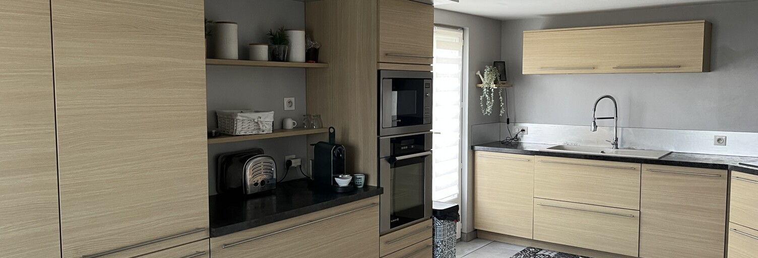 Maison 7 Pièces 206 m² à vendre à Saint-Romain-de-Benet (17600)