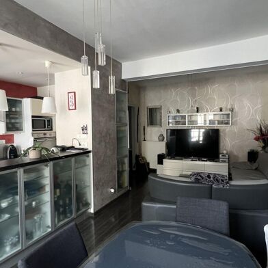 Appartement 4 pièces 187250 €