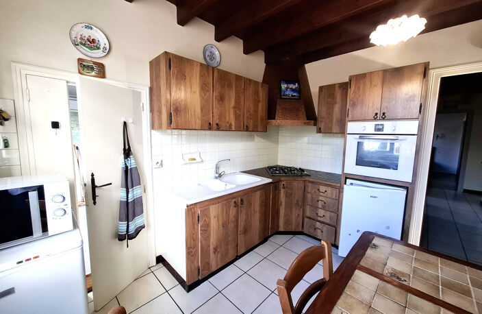 Maison familiale au calme avec vue dégagée - Beau potentiel — photo 3