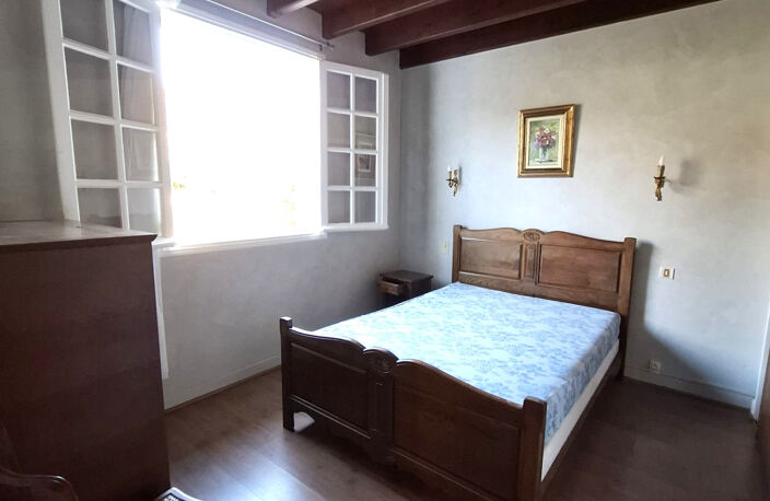 Maison familiale au calme avec vue dégagée - Beau potentiel — photo 5