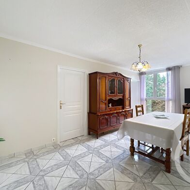 Appartement 4 pièces 232500 €