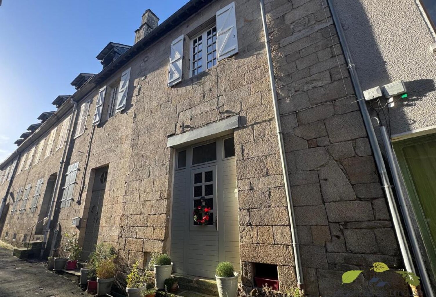 CORREZE — photo 1