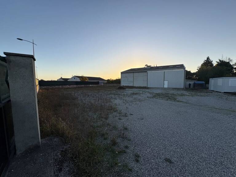 LOCAL COMMERCIAL — photo 1