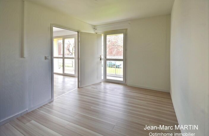 Lille CHR – T4 rénové 64,70 m² – Salon indépendant – Proche grands axes — photo 2
