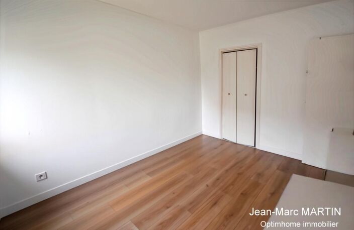 Lille CHR – T4 rénové 64,70 m² – Salon indépendant – Proche grands axes — photo 4