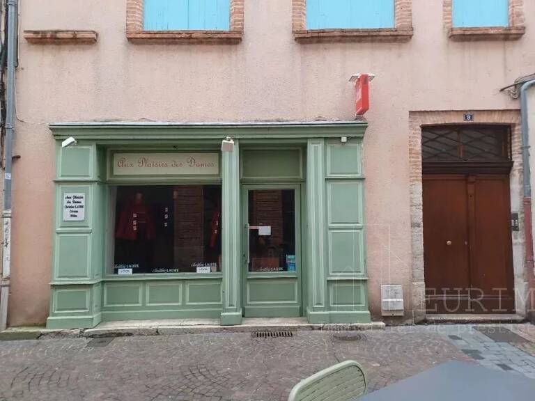 Local commercial — photo 1