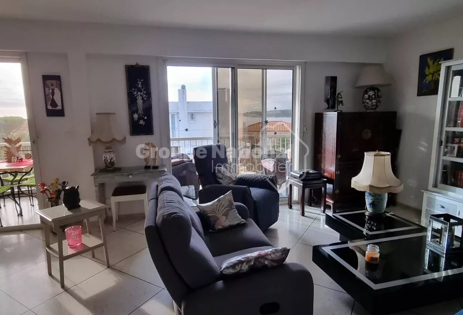 Haut de villa vue mer avec jardin et garage — photo 1