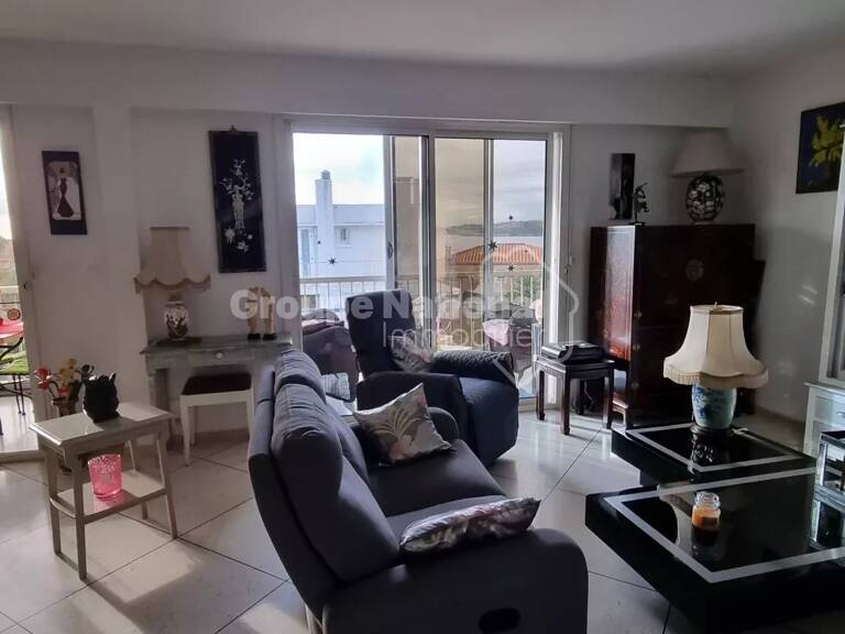 Haut de villa vue mer avec jardin et garage — photo 1