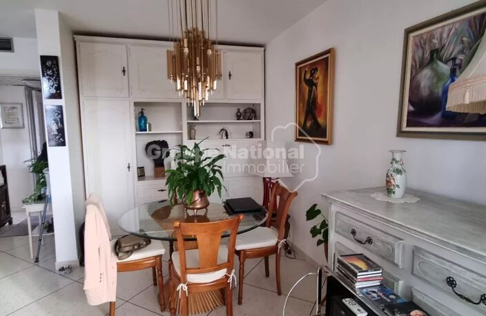 Haut de villa vue mer avec jardin et garage — photo 5