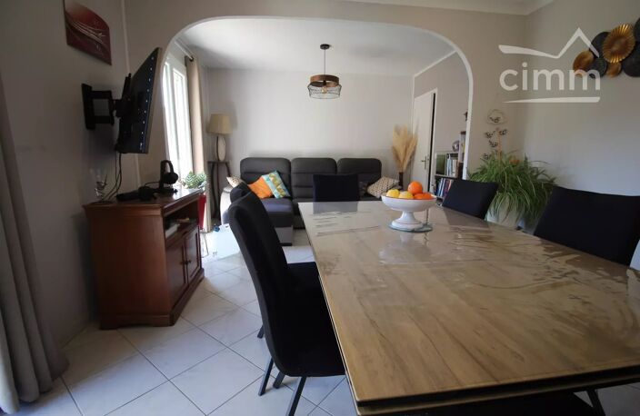 A vendre une maison rénovée de plain pied avec terrasse, jardin — photo 3
