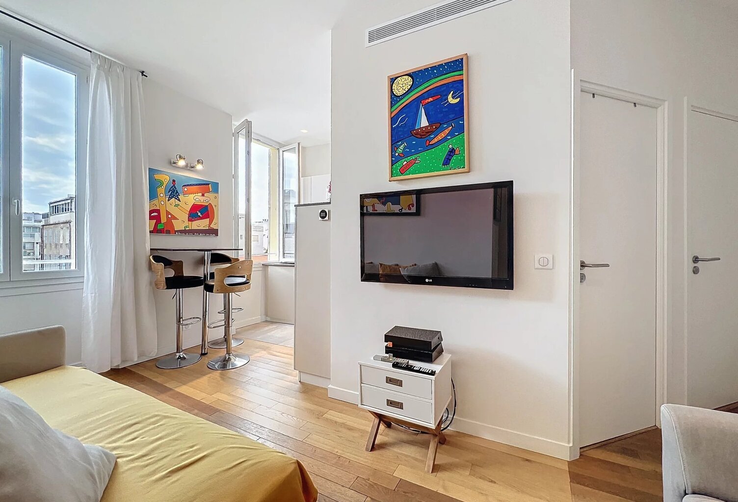 2 PIÈCES CANNES BANANE RUE D'ANTIBES — photo 1