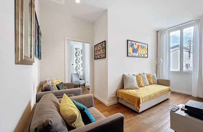 2 PIÈCES CANNES BANANE RUE D'ANTIBES — photo 3