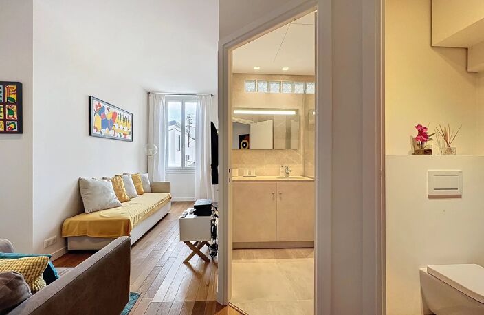 2 PIÈCES CANNES BANANE RUE D'ANTIBES — photo 4