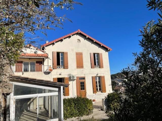 Maison en pierre + terrain constuctible et piscinable (865 m2) — photo du bien