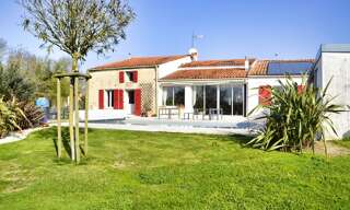 Maison 8 Pièces 236 m² à vendre à Le Gué-d'Alleré (17540)